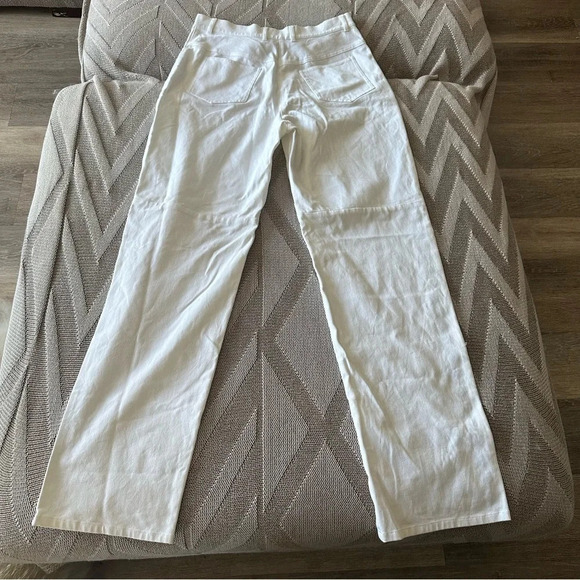 BEAUTIFUL NWOT St John White Embroidered Pant - Picture 12 of 12